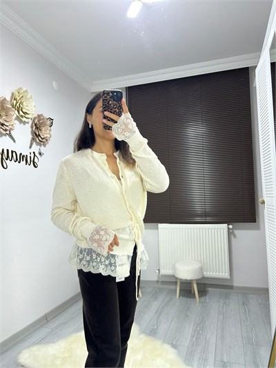 Dantel detaylı triko hırka