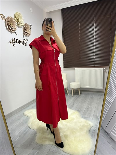Kırmızı yan bağcık detaylı marka model elbise