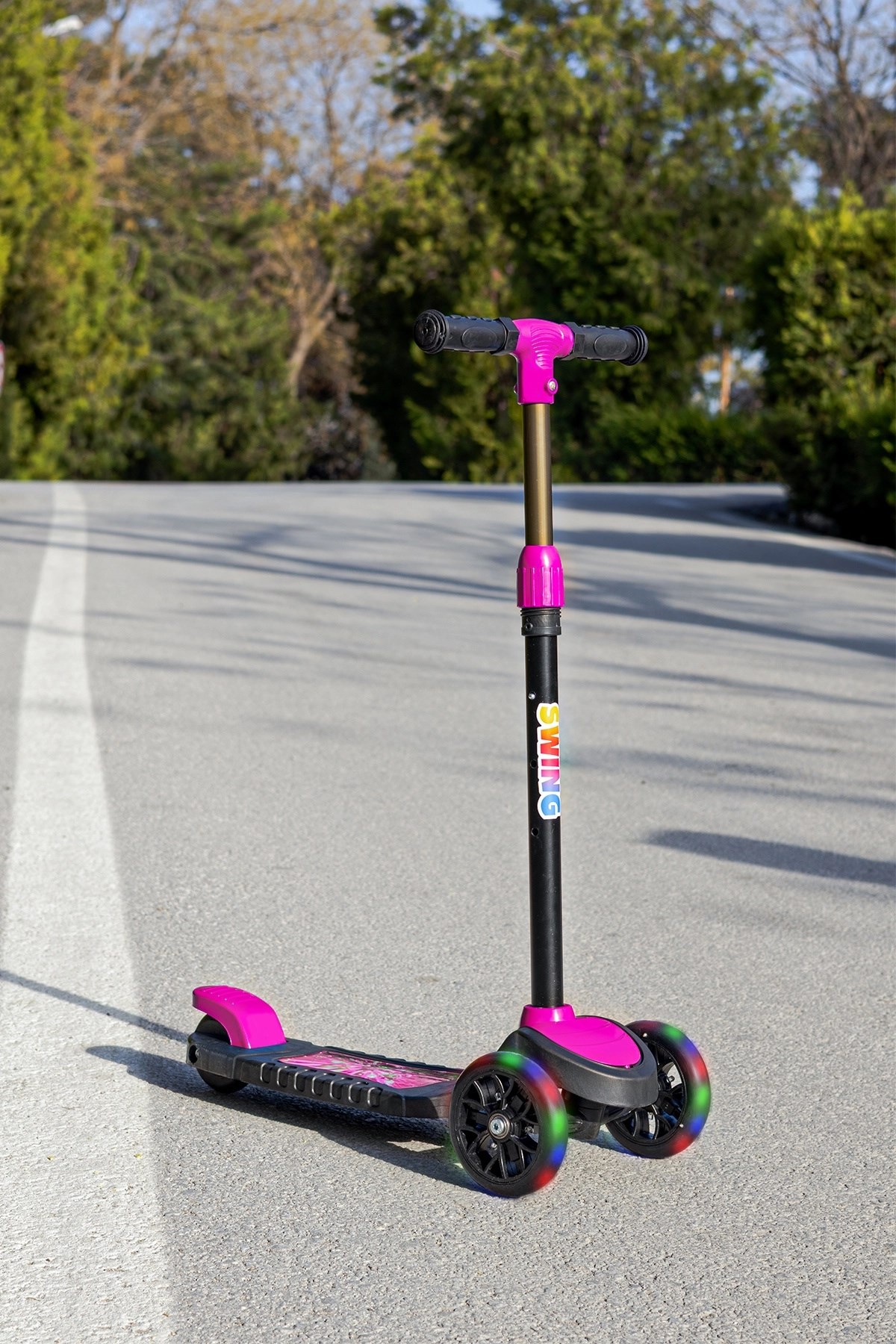 Pembe Işıklı Swing Scooter SWSC5-I | 3+ Yaş Çocuk Scooter