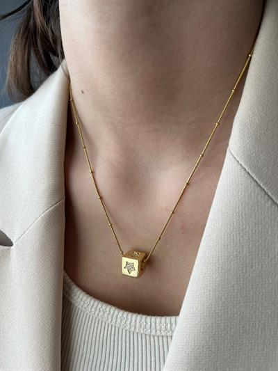 Çelik Yıldızlı  Küp Kolye