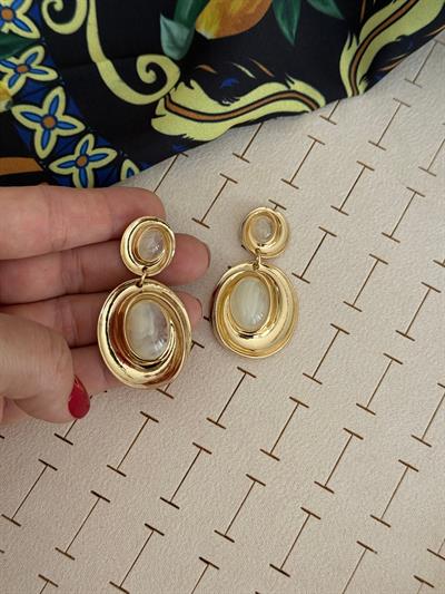 Özel Seri Ekru Taşlı Sallantılı Küpe