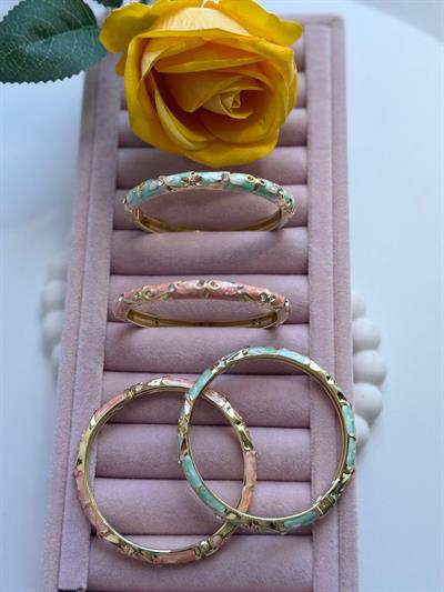 Özel Seri Mineli Çiçek Figürlü Nokta Taş Detay Kelepçe Bileklik -Yeşil