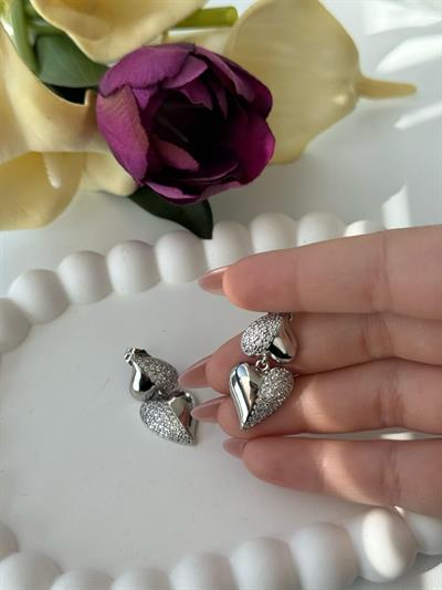 Vip  Gri Çapraz Kalpli Zirkon Taşlı Küpe