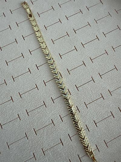 Vip 14k Zirkon Taşlı İç İçe Geçmeli V Model Bileklik