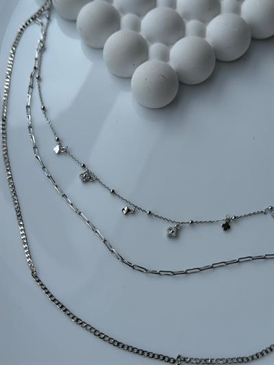 Altın Kaplama Lazer Kesim Gri Yonca Sallantılı Minimal Üçlü Kolye 