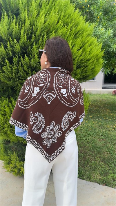 Çift Taraflı Kahve Beyaz Triko Şal