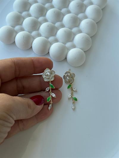 Vip Beyaz Gül Küpe