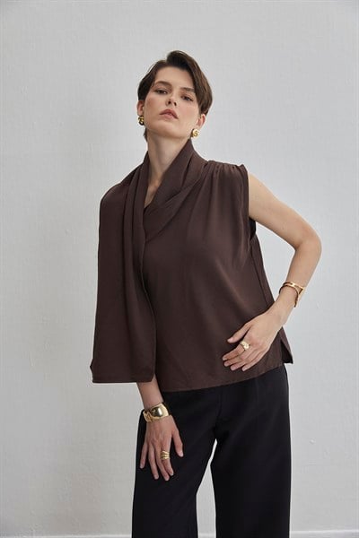Atkı Detaylı Bluz Kahve