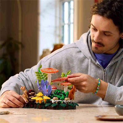 11505 Lego Botanicals Orman Mantarları 806 parça +18 yaş