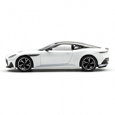 1/64 Aston Martin DBS Stratus White