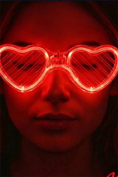 3 Modlu Kırmızı Led Işıklı Kalp Gözlük – 40 Adetlik Parti Paketi, Glow Aksesuarı BX-313759