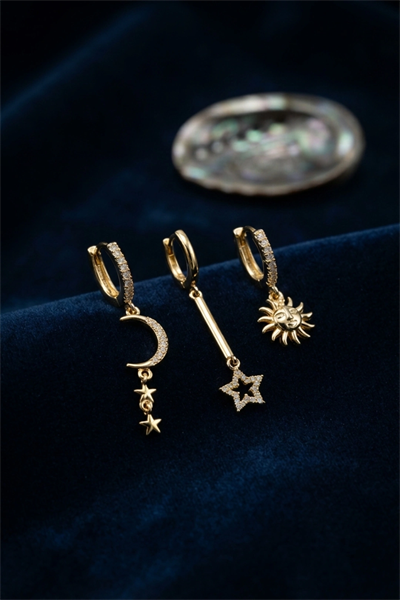 3 lü Set Ay Yıldız ve Güneş Model Gold Renk Kadın Küpe