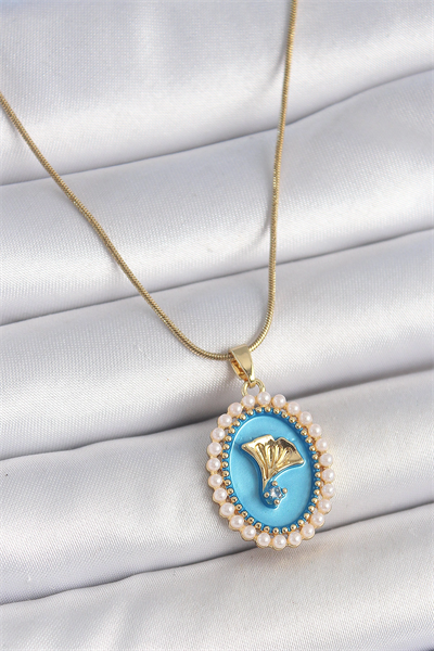 316L Çelik Gold Renk Zincir Mavi Mineli İncili Zirkon Taşlı Çiçek İşlemeli Portre Model Kadın Kolye