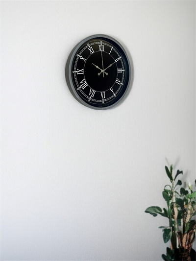 36 Cm Gri Roma Rakamlı Zarif Duvar Saati