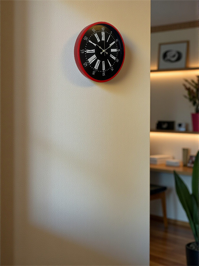 36 Cm Kırmızı Asil Duvar Saati