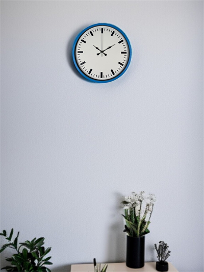 36 Cm Mavi Zarif Duvar Saati