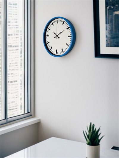 36 Cm Mavi Zarif Duvar Saati