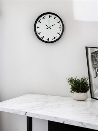 36 Cm Siyah Sade Standart Duvar Saati