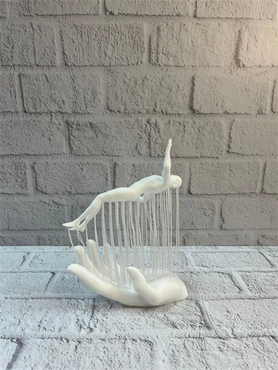 3D El Üzerinde İnsan Figürü Beyaz Minimal Masa Üstü Dekor