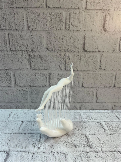 3D El Üzerinde İnsan Figürü Beyaz Minimal Masa Üstü Dekor