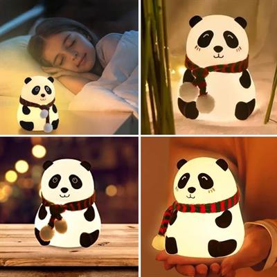 5 Farklı Renk Modlu Panda Figürlü Pofuduk LED Gece Lambası–Yumuşak Dokulu Çocuk Odası ve Dekoratif Şarjlı Ortam Işığı (3936)