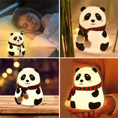 5 Farklı Renk Modlu Panda Figürlü Pofuduk LED Gece Lambası–Yumuşak Dokulu Çocuk Odası ve Dekoratif Şarjlı Ortam Işığı