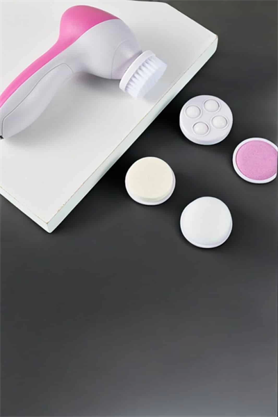 5 Fonksiyonlu Kablosuz Yüz Temizleme Cihazı ile Derinlemesine Cilt Bakımı