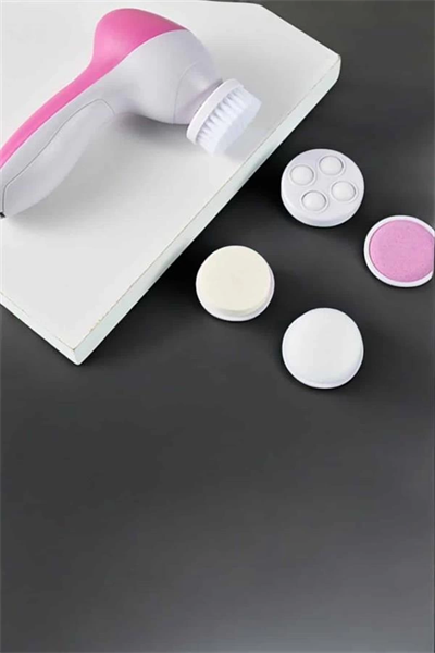 5 Fonksiyonlu Kablosuz Yüz Temizleme Cihazı ile Derinlemesine Cilt Bakımı