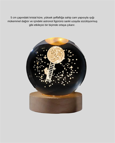 5 cm 3D Kristal Astronot Küre Lamba – Dekoratif LED Işıklı Ahşap Stand