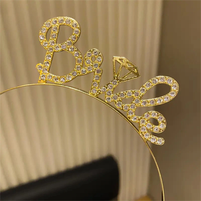 Altın Renkli Taşlı “bride” Gelin Tacı – El Yazısı Yazı Tipiyle