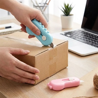 BUFFER® Dinozor Tasarımlı 2’li Mini Makas ve Falçata Seti – Pratik Kargo Paket Açıcı Aparat