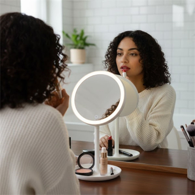 BUFFER® LED Işıklı Yuvarlak Makyaj Aynası – Dokunmatik Ayarlanabilir Işık Tonlu, 360° Döner Masaüstü Profesyonel Makyaj ve Cilt Bakım Aynası