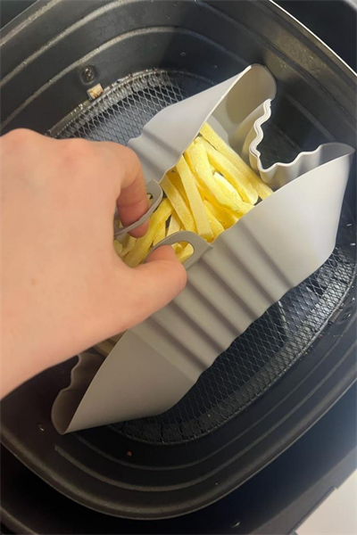 BUFFER® Renkli Isıya Dayanıklı Yıkanılabilir Silikon Fırın Ve Airfryer Kare Model Pişirme Matı 20 Cm