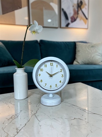 Beyaz 25 x 20 Cm Metal Gold Detaylı Masa Saati