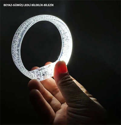 Beyaz-Gümüş Led Işıklı Baskı Yapılabilen Pilli Bileklik Bilezik