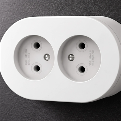 Beyaz Renk Çiftli Topraklı Sıva Üstü Priz - İç Mekan Uygunluğu