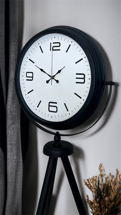 Black Balance Tripod Ayaklı Saat