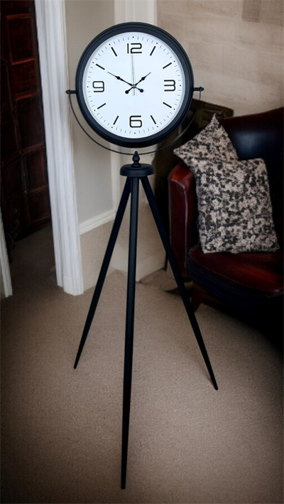 Black Balance Tripod Ayaklı Saat