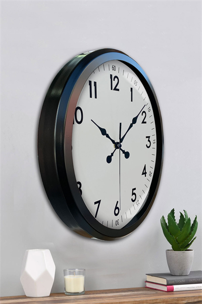 Black Classic 52 Cm Metal Modern Ve Şık Duvar Saati