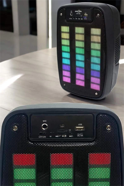 Bluetooth Hoparlör RGB Işıklı USB SD Kart Girişli Taşınabilir