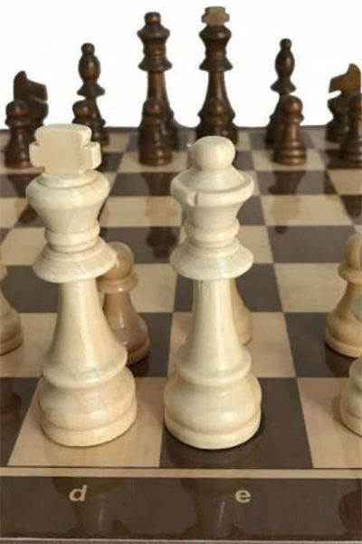 Büyük boy ceviz ahşap satranç takımı ve dama seti ahşap figürlü taşlarla - Hobi & Eğlence