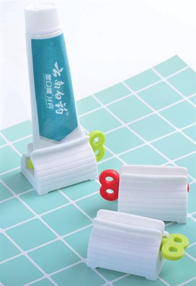 Çevirmeli Diş Macun Sıkacağı 1 Adet (3936)