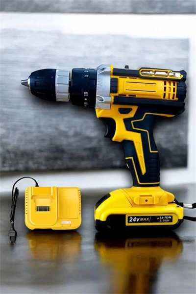Çift Bataryalı Metal Dişli Darbeli Şarjlı Matkap Seti 24W Güç ve 24 Parça Aksesuar