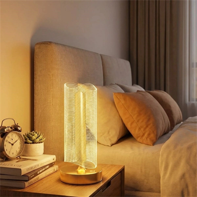 Dalgalı Silindirik Kristal Çizgili Model Led Masa Lambası – Gold Tabanlı, Dokunmatik, 3 Renk Işık Modlu, Şarjlı Modern Dekoratif Gece Lambası Bx40