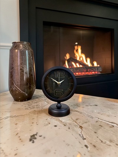 Dark Elegance 25 x 20 Cm Metal Siyah Masa Saati