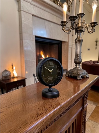 Dark Elegance 25 x 20 Cm Metal Siyah Masa Saati