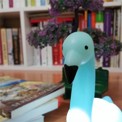 Dekoratif Işık Altında Renk Değiştiren Pilli Kuğu Gece Lambası Bx40