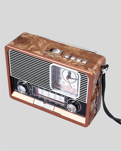 Dekoratif Vintage Radyo – Klasik Görünüm, Modern Fonksiyon ve Uzun Ömürlü Kullanım