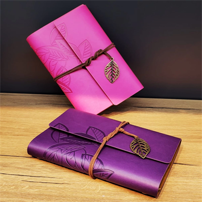 Deri Yaprak Desenli Çizgisiz Defter