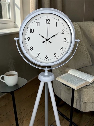 Elegance Beyaz Tripod Ayaklı Saat